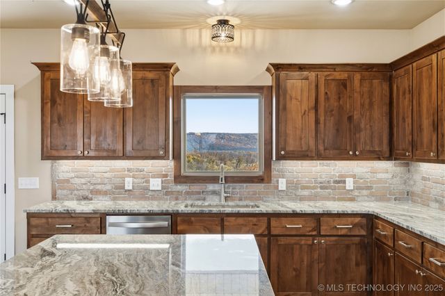 34830 S Falcon Crest Lane, Cookson, OK 74427