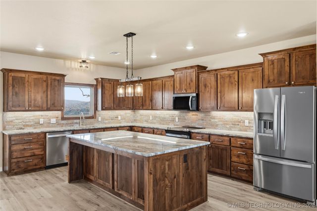 34830 S Falcon Crest Lane, Cookson, OK 74427