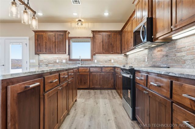 34830 S Falcon Crest Lane, Cookson, OK 74427