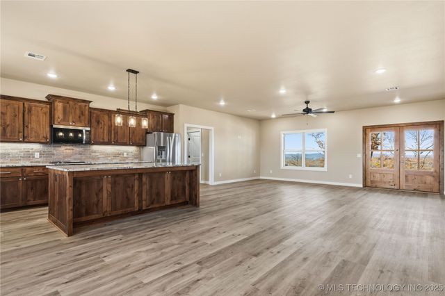 34830 S Falcon Crest Lane, Cookson, OK 74427