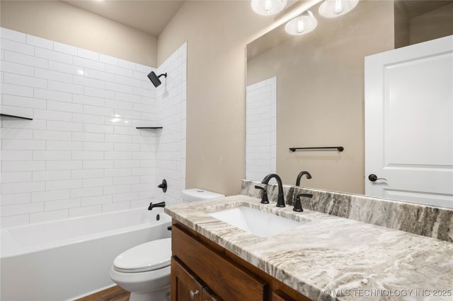 34830 S Falcon Crest Lane, Cookson, OK 74427