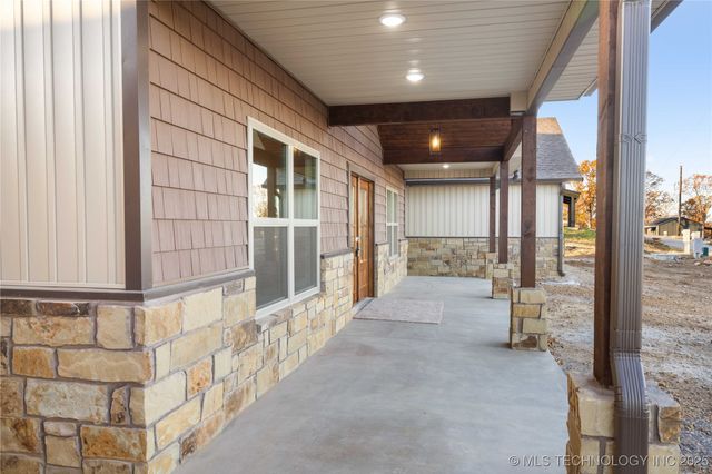 34830 S Falcon Crest Lane, Cookson, OK 74427