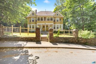 12 Arch Street, Manchester, CT 06040