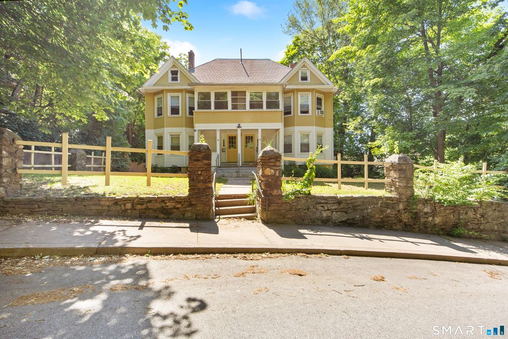 12 Arch Street, Manchester, CT 06040