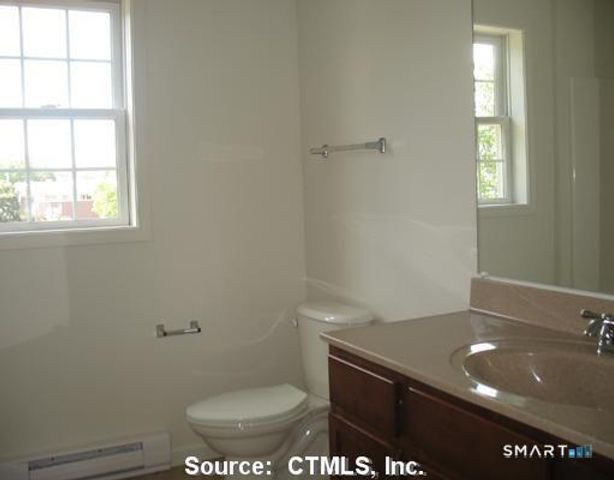 7 New Street 202, Danbury, CT 06810