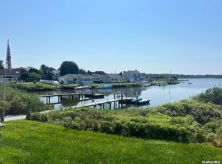 2 Little Neck Road, Southampton, NY 11968