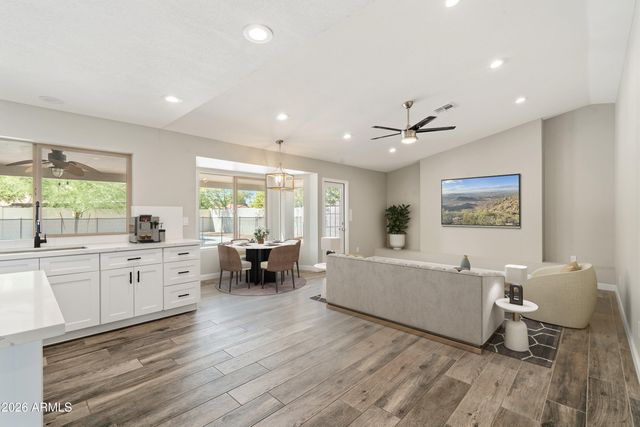 5227 E PARADISE Lane, Scottsdale, AZ 85254