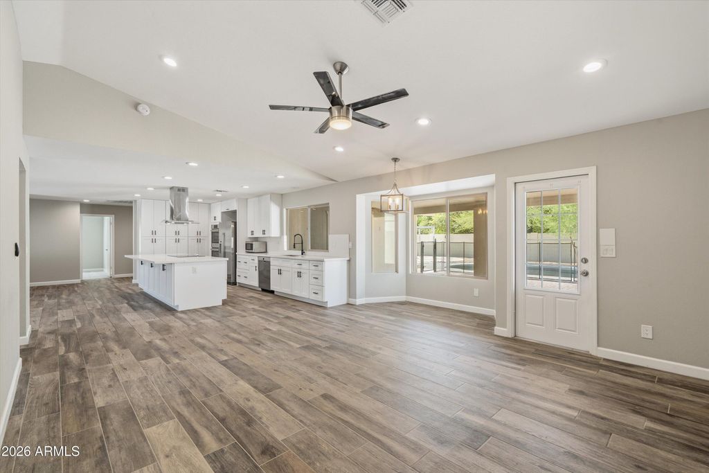 5227 E PARADISE Lane, Scottsdale, AZ 85254 — photo 4