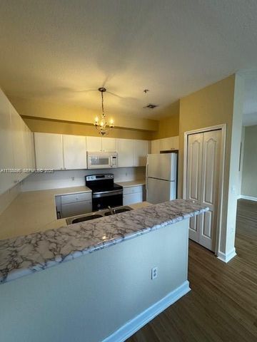 1017 Shoma Drive 462, Royal Palm Beach, FL 33414