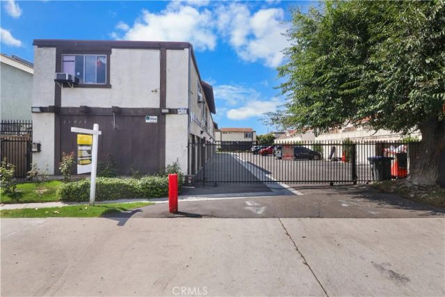 21913 Belshire Ave 16, Hawaiian Gardens, CA 90716