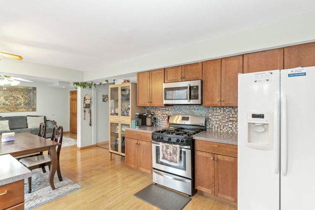 2013 Briar Hill Drive W, Schaumburg, IL 60194