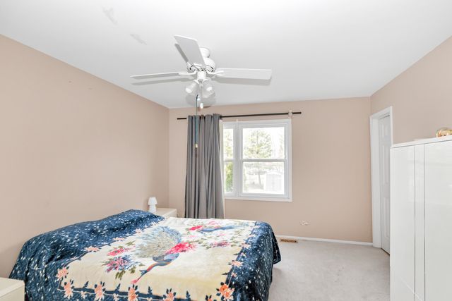 2013 Briar Hill Drive W, Schaumburg, IL 60194