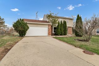 2013 Briar Hill Drive W, Schaumburg, IL 60194