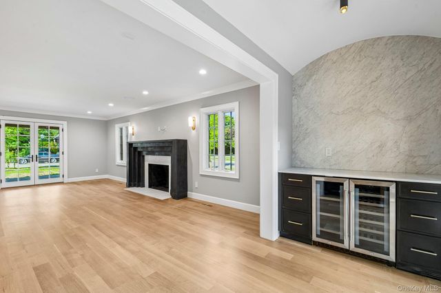 46 Banbury Road, Rockville Centre, NY 11570