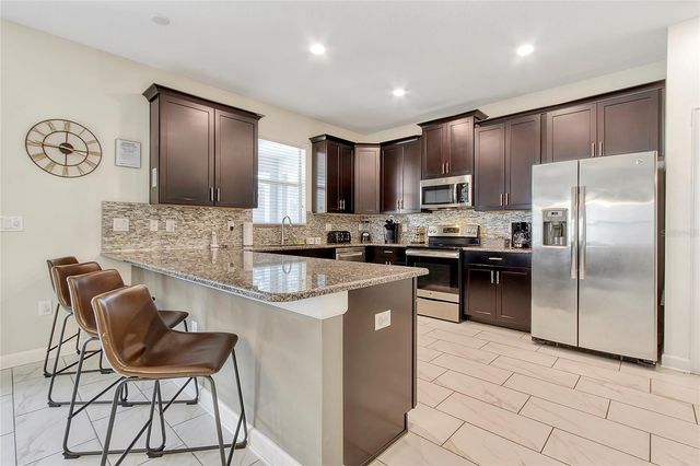 1534 MOON VALLEY DRIVE, Davenport, FL 33896