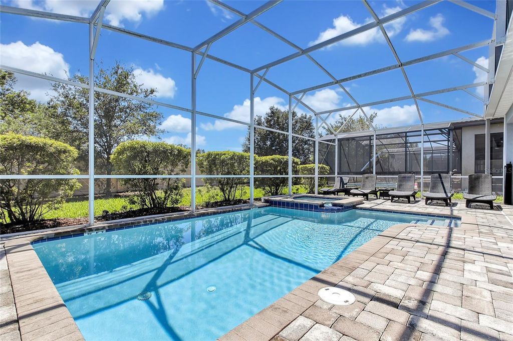 Image 17 of property listing at 1534 MOON VALLEY DRIVE, Davenport, FL 33896