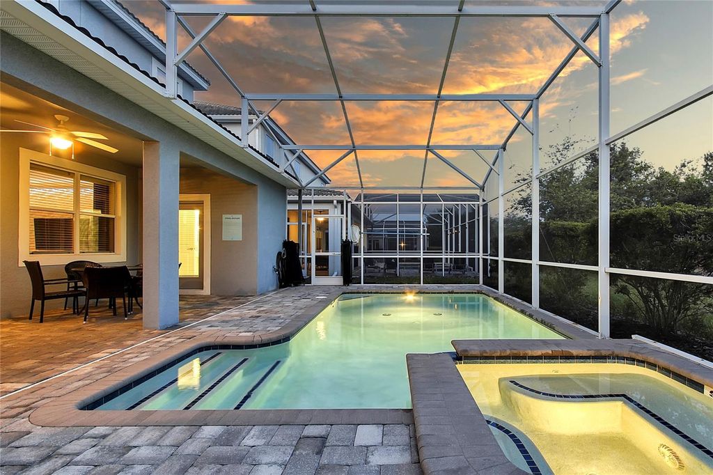 Image 3 of property listing at 1534 MOON VALLEY DRIVE, Davenport, FL 33896