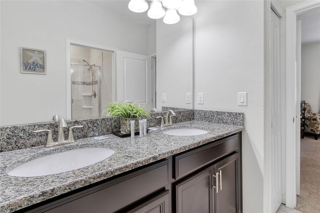 Image 25 of property listing at 1534 MOON VALLEY DRIVE, Davenport, FL 33896