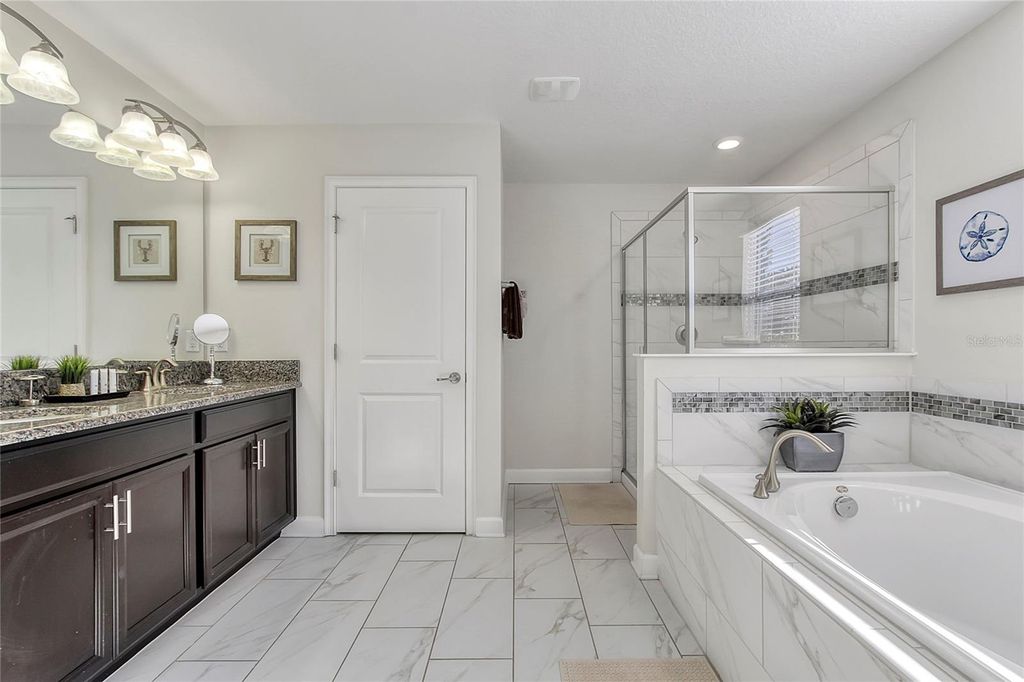 Image 32 of property listing at 1534 MOON VALLEY DRIVE, Davenport, FL 33896