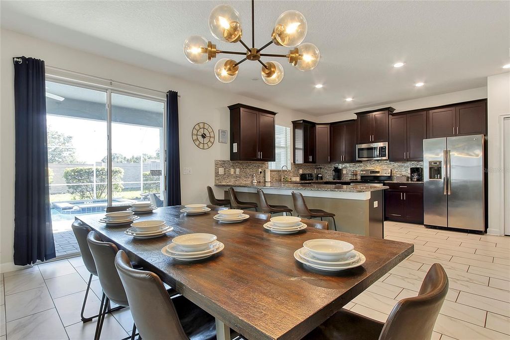 Image 10 of property listing at 1534 MOON VALLEY DRIVE, Davenport, FL 33896