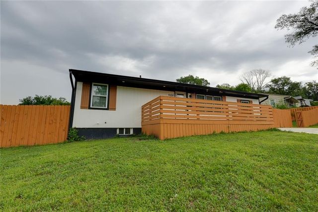 9100 E 43rd Terrace, Kansas City, MO 64133
