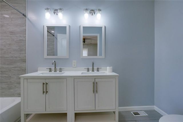 9100 E 43rd Terrace, Kansas City, MO 64133