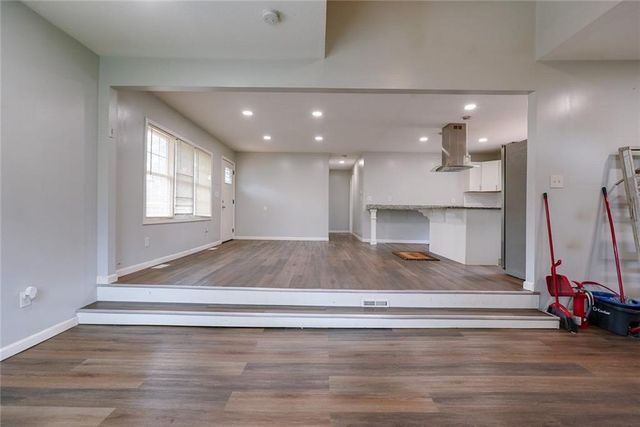 9100 E 43rd Terrace, Kansas City, MO 64133