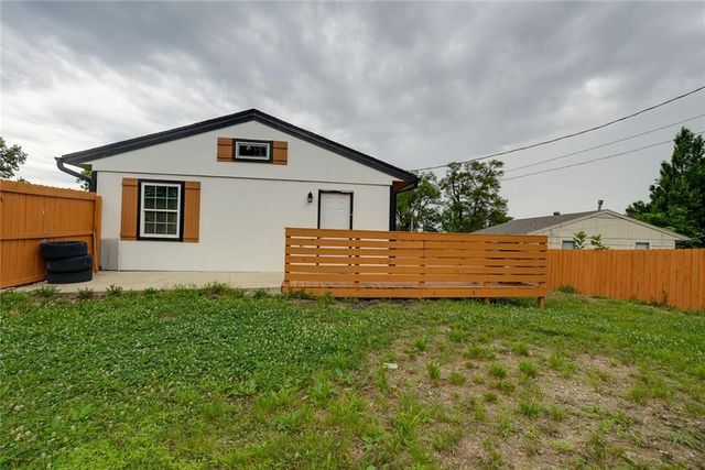 9100 E 43rd Terrace, Kansas City, MO 64133