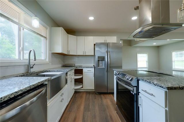 9100 E 43rd Terrace, Kansas City, MO 64133
