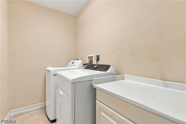 1507 NW 29th PL, Cape Coral, FL 33993