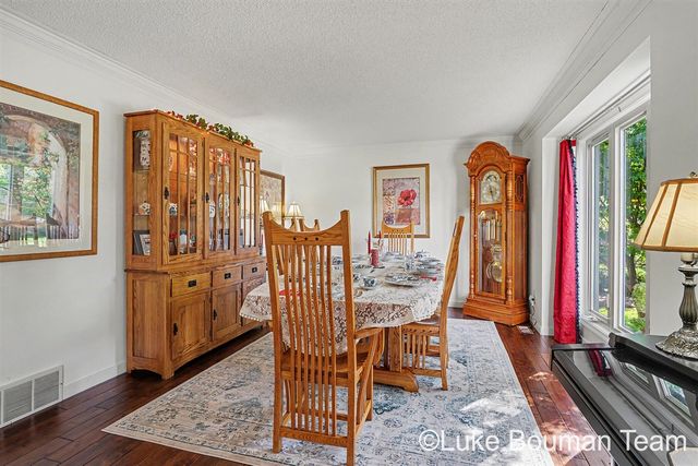 1046 Alden Court, Holland, MI 49423