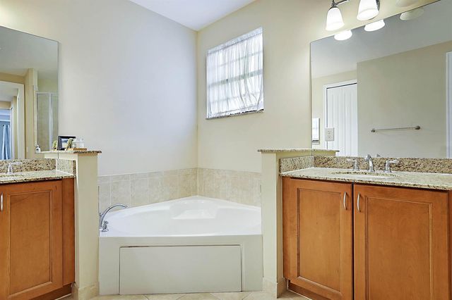 7593 NW 113th Avenue, Parkland, FL 33076