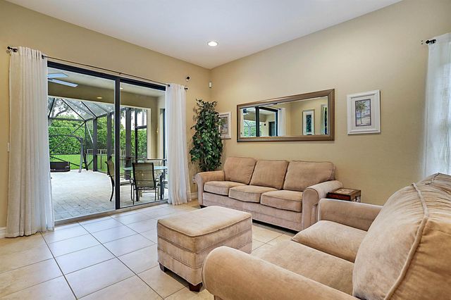 7593 NW 113th Avenue, Parkland, FL 33076