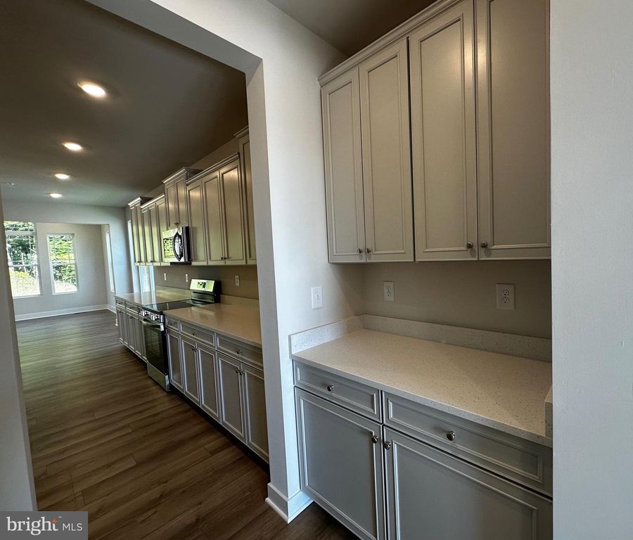 Image 13 of property listing at 10525 COSMOS CT, La Plata, MD 20646