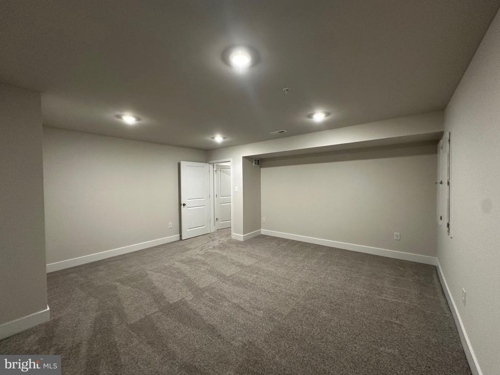 Image 15 of property listing at 10525 COSMOS CT, La Plata, MD 20646