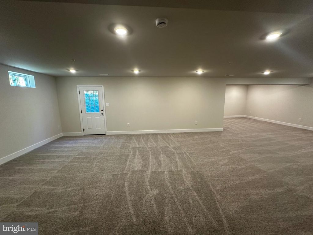 Image 26 of property listing at 10525 COSMOS CT, La Plata, MD 20646