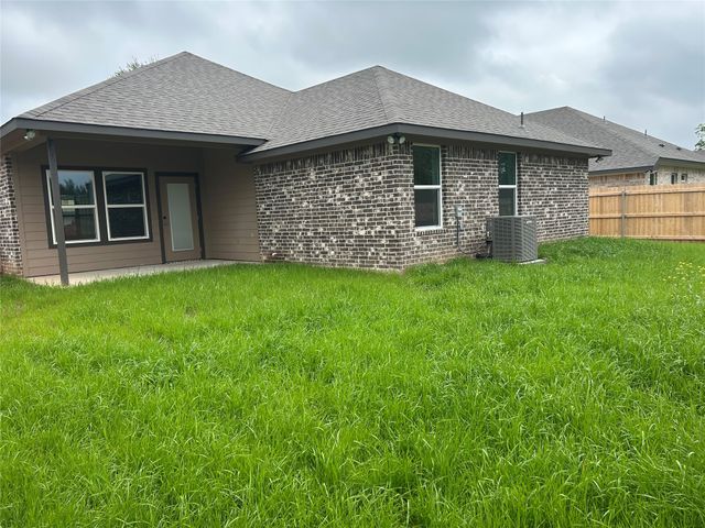 411 Conway Street, Lacy Lakeview, TX 76705