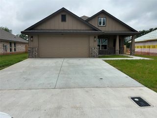 411 Conway Street, Lacy Lakeview, TX 76705