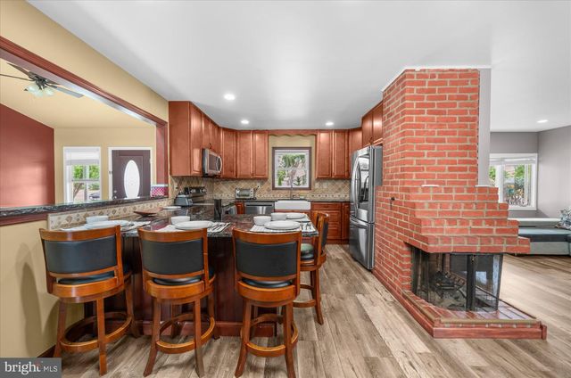 220 WILLOW DR, Levittown, PA 19054
