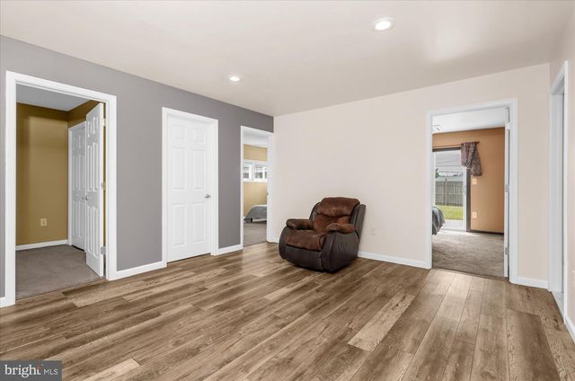 220 WILLOW DR, Levittown, PA 19054