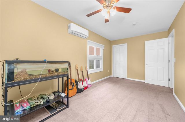 220 WILLOW DR, Levittown, PA 19054