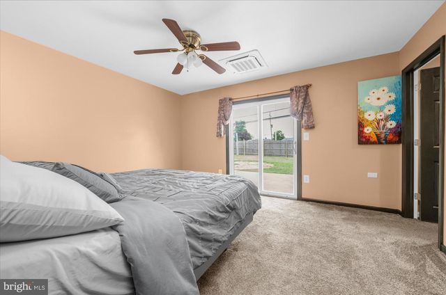 220 WILLOW DR, Levittown, PA 19054
