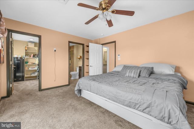 220 WILLOW DR, Levittown, PA 19054