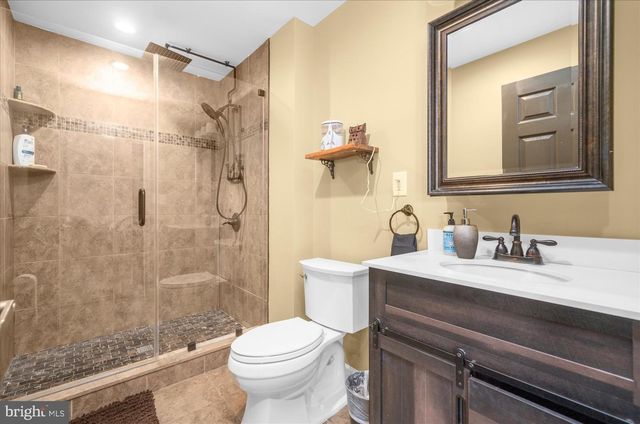 220 WILLOW DR, Levittown, PA 19054