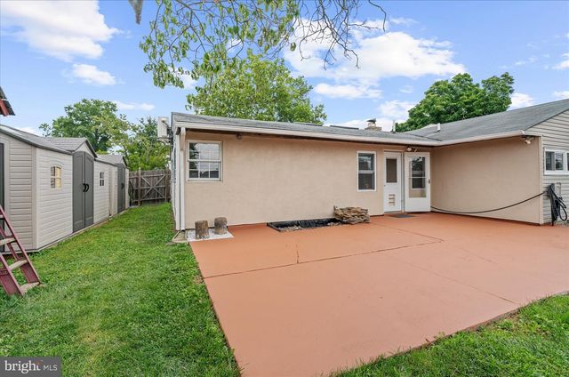 220 WILLOW DR, Levittown, PA 19054