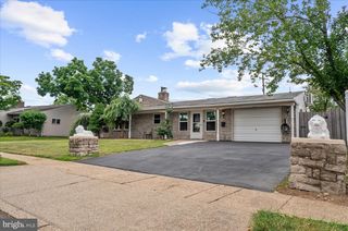 220 WILLOW DR, Levittown, PA 19054