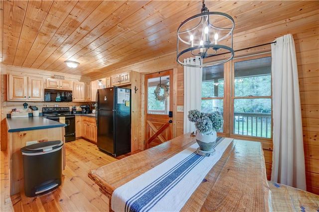 46 Floral Court, Ellijay, GA 30540