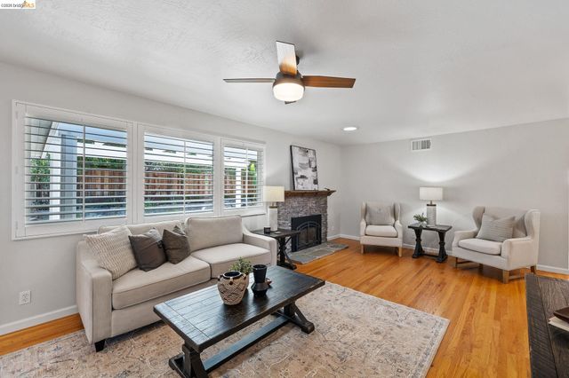 8796 Bandon Dr, Dublin, CA 94568