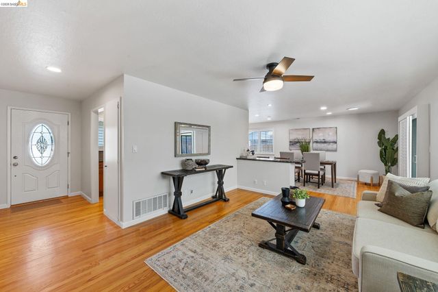 8796 Bandon Dr, Dublin, CA 94568