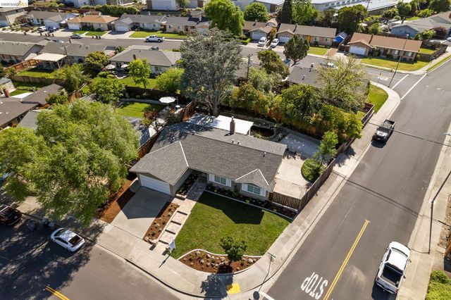 8796 Bandon Dr, Dublin, CA 94568